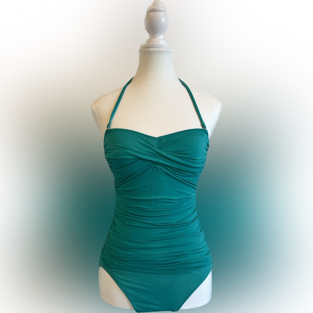 La Blanca Island Goddess Bandeau Tankini Top in Emerald Green color. Size 4.